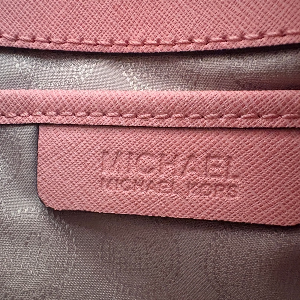 LIKE NEW- Michael Kors Pink Shoulder Bag with Gold Accents - Picture 9 of 12